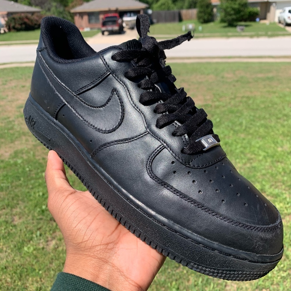 NIKE Air Force 1 “Triple Black”